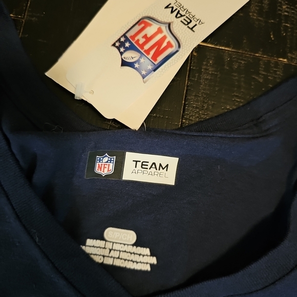 NFL New England Patriots Short Sleeve V Neck T Shirt New With Tags Small and L - Picture 7 of 7